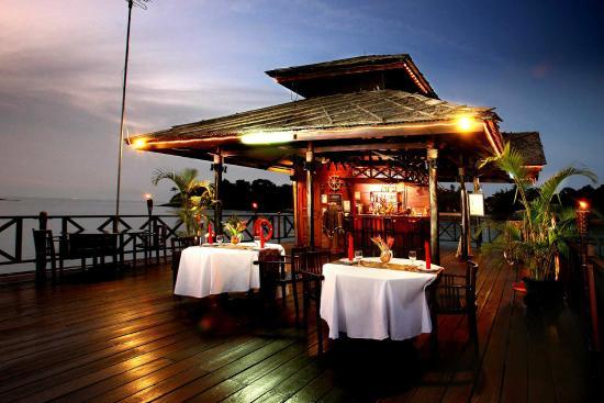 Calypso Floating Bar